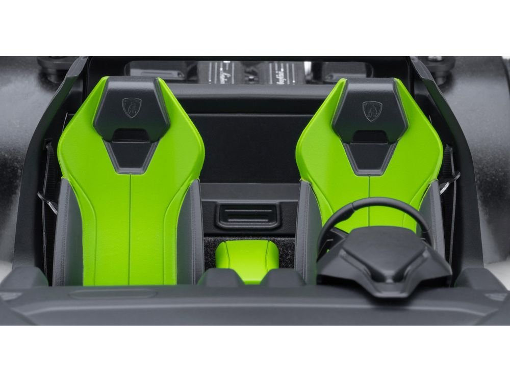 Lamborghini Huracan GT "LB-Silhouette Works" Pearl Green Metallic with Black Top 1/18 Model Car by Autoart view 4