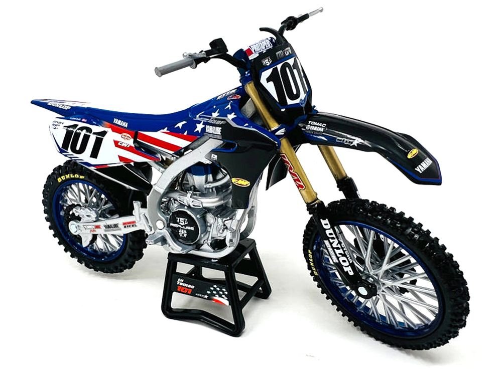 Yamaha YZ450F Dirt Bike Motorcycle #101 Eli Tomac American Flag Livery "Motocross of Nations" 1/12 Model by New Ray view 2