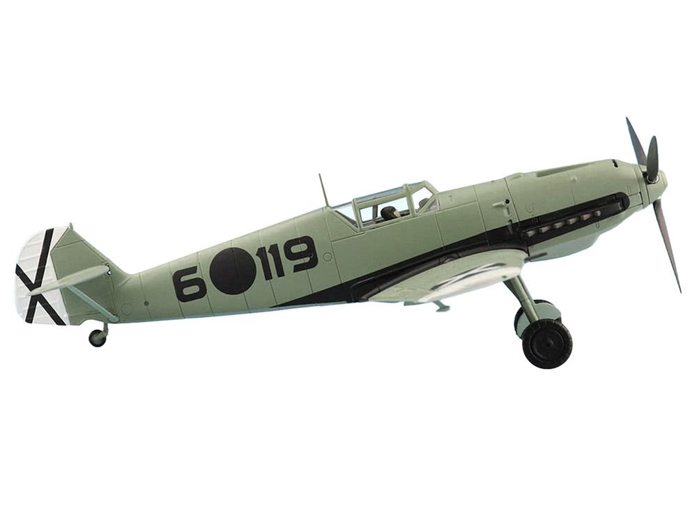 Messerschmitt BF 109E-3 Fighter Aircraft "Hauptmann Siebelt Reents Spanish Civil War" (1939) "Air Power Series" 1/48 Diecast Model by Hobby Master view 2