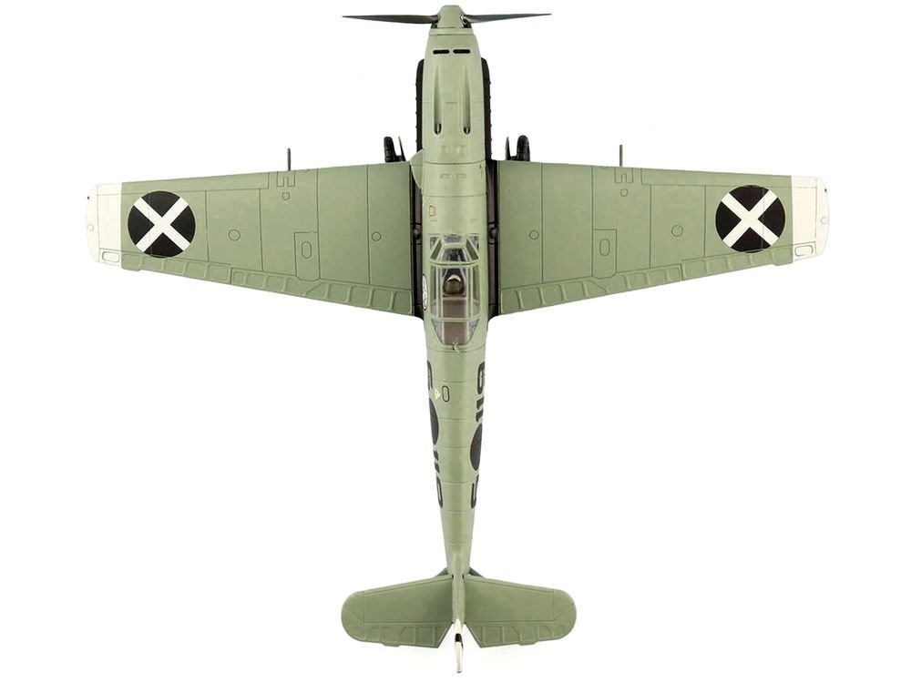 Messerschmitt BF 109E-3 Fighter Aircraft "Hauptmann Siebelt Reents Spanish Civil War" (1939) "Air Power Series" 1/48 Diecast Model by Hobby Master view 4
