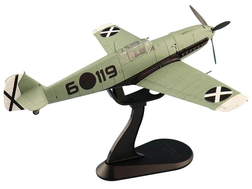 Messerschmitt BF 109E-3 Fighter Aircraft "Hauptmann Siebelt Reents Spanish Civil War" (1939) "Air Power Series" 1/48 Diecast Model by Hobby Master view 5