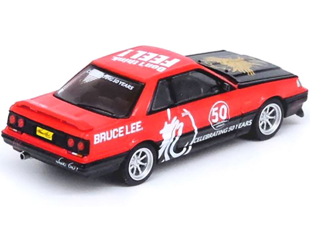 Nissan Skyline GTS-R (R31) RHD (Right Hand Drive) Red with Black Hood "Bruce Lee Legacy 50 Year Anniversary" 1/64 Diecast Model Car by Inno Models view 2