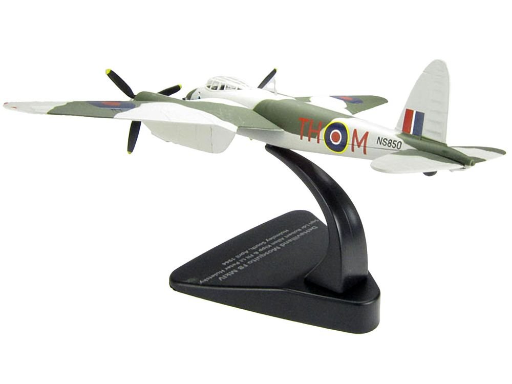 DeHavilland Mosquito FB MKVI Combat Aircraft "Sqd. Ldr. Robert Allen Kip and Flt. Lt. Peter Huletsky Holmsley South" (1944) Royal Air Force "Oxford Aviation" Series 1/72 Diecast Model Airplane by Oxford Diecast view 4