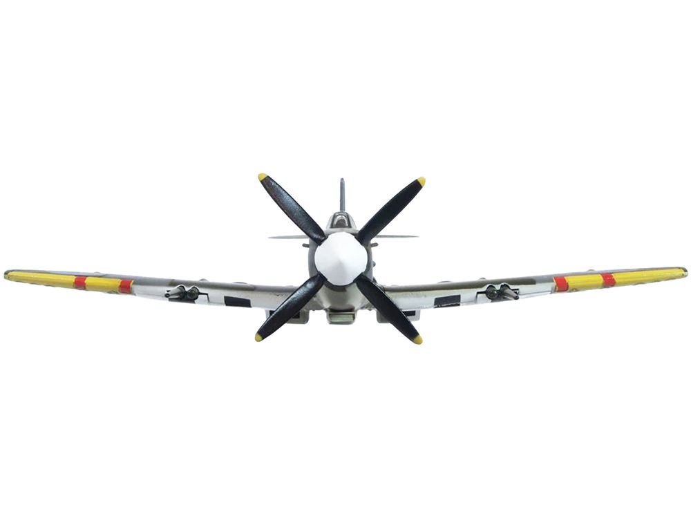 Supermarine Spitfire Mk IXE Fighter Aircraft "21-T 443 Squadron 127 Wing Belgium" (1945) Royal Canadian Air Force "Oxford Aviation" Series 1/72 Diecast Model Airplane by Oxford Diecast view 4