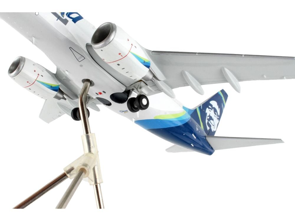 Boeing 737-700BDSF Commercial Aircraft "Alaska Air Cargo" White with Blue Tail "Gemini 200" Series 1/200 Diecast Model Airplane by GeminiJets view 4