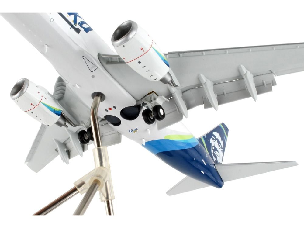 Boeing 737-700BDSF Commercial Aircraft with Flaps Down "Alaska Air Cargo" White with Blue Tail "Gemini 200" Series 1/200 Diecast Model Airplane by GeminiJets view 3