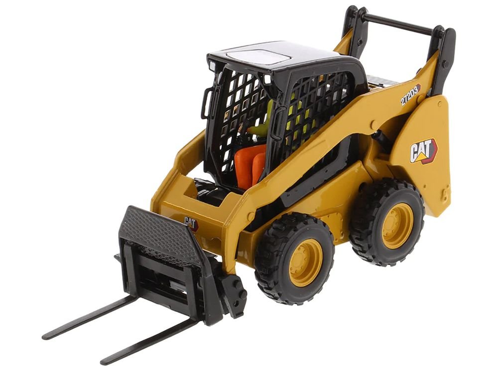 CAT Caterpillar 272D3 Skid Steer Loader with Operator Yellow "High Line" Series 1/32 Diecast Model by Diecast Masters view 2