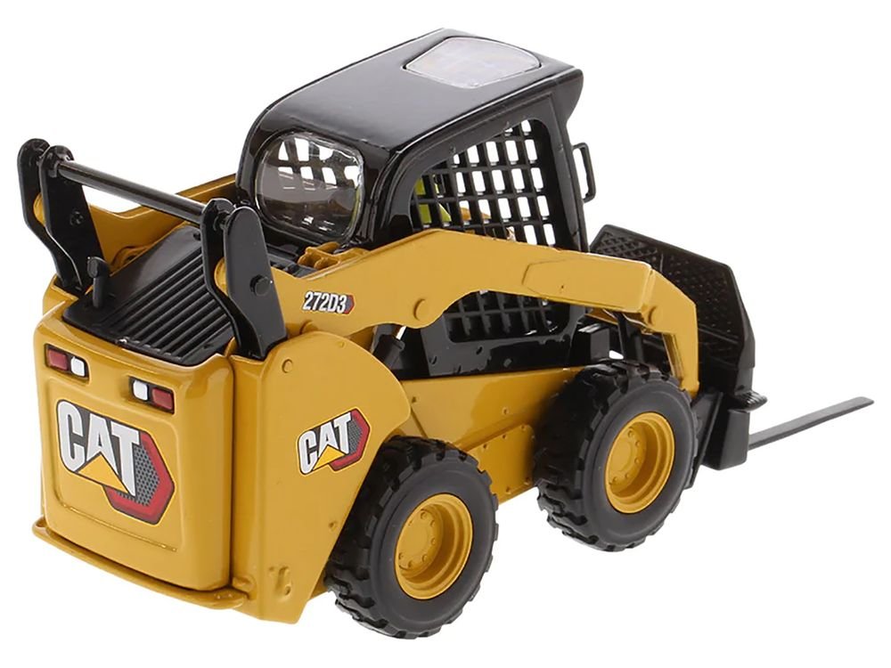 CAT Caterpillar 272D3 Skid Steer Loader with Operator Yellow "High Line" Series 1/32 Diecast Model by Diecast Masters view 4
