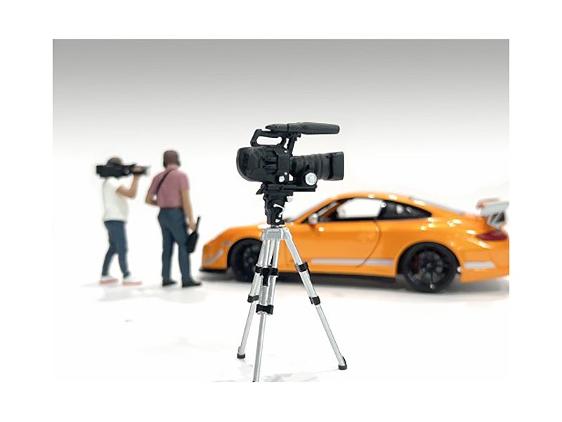 "On-Air" Figure 5 with Standing Camera for 1/24 Scale Models by American Diorama view 2