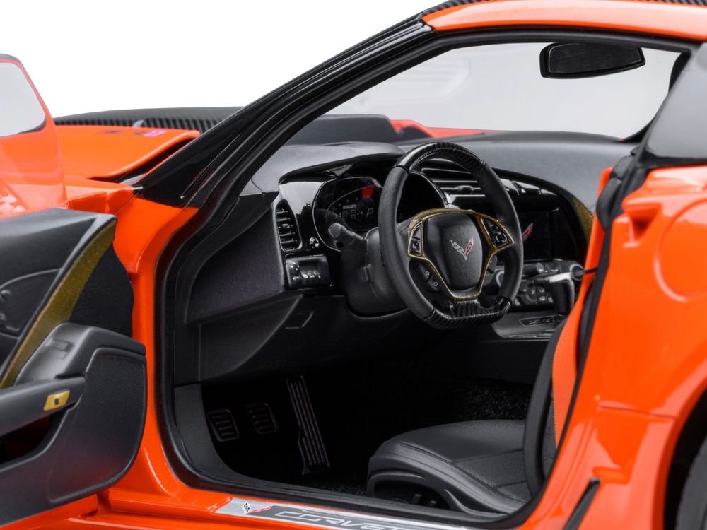 2019 Chevrolet Corvette C7 ZR1 Sebring Orange Tintcoat with Carbon Top 1/18 Model Car by Autoart view 2