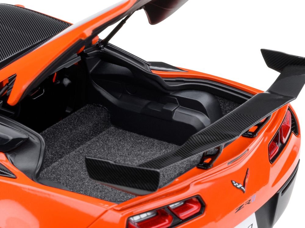 2019 Chevrolet Corvette C7 ZR1 Sebring Orange Tintcoat with Carbon Top 1/18 Model Car by Autoart view 5
