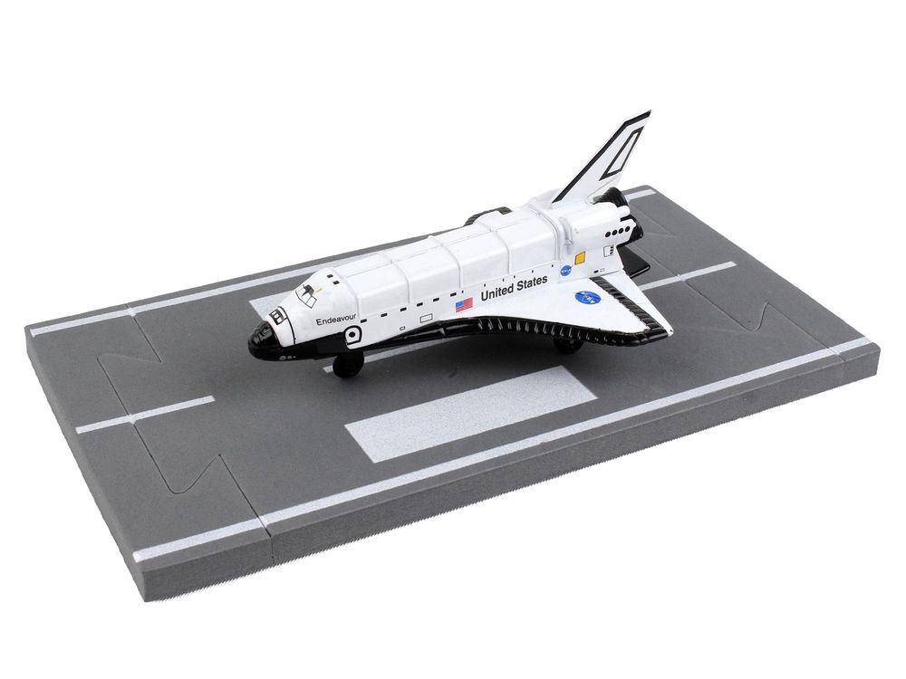 NASA "Endeavour" Space Shuttle White "United States" with Runway Section Diecast Model Airplane by Runway24 view 3