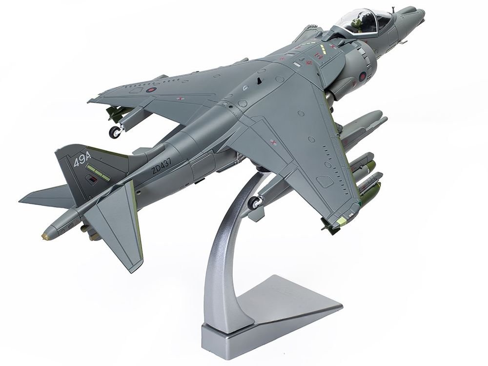 British Aerospace Harrier GR7A Aircraft "Michelle RAF No.1 Squadron Operation Herrick RAF Kandahar Afghanistan" (2007) Royal Air Force "The Aviation Archive" Series 1/48 Diecast Model by Corgi view 2
