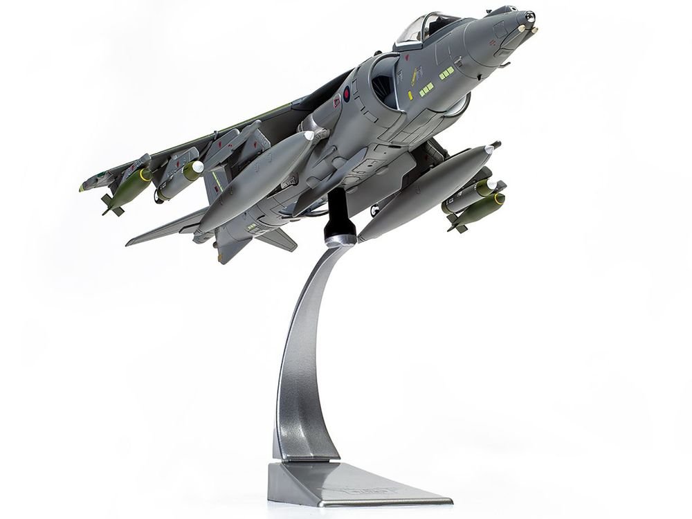 British Aerospace Harrier GR7A Aircraft "Michelle RAF No.1 Squadron Operation Herrick RAF Kandahar Afghanistan" (2007) Royal Air Force "The Aviation Archive" Series 1/48 Diecast Model by Corgi view 4