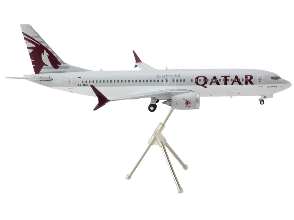 Boeing 737 MAX 8 Commercial Aircraft "Qatar Airways" Gray and White with Tail Graphics "Gemini 200" Series 1/200 Diecast Model Airplane by GeminiJets view 2