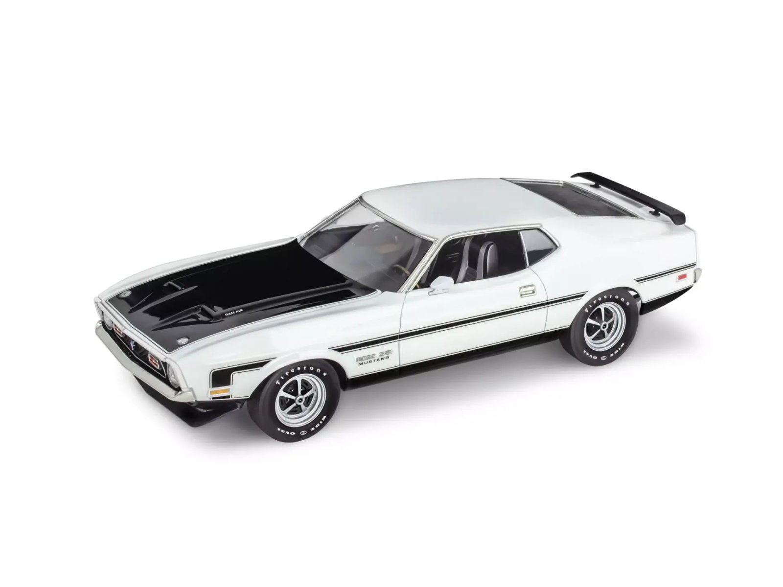 Level 4 Model Kit 1971 Ford Mustang Boss 351 1/25 Scale Model by Revell view 4