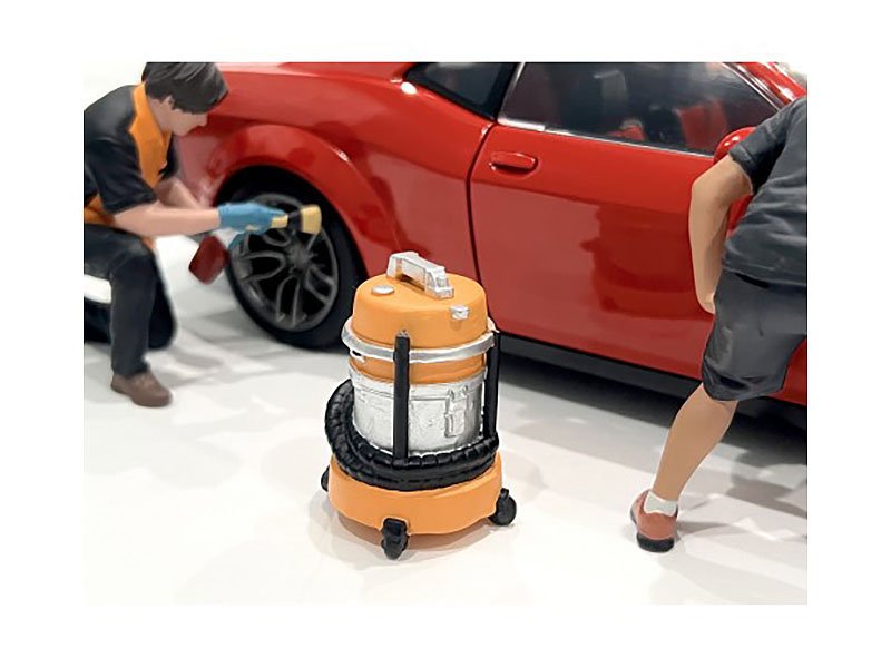 "Detail Masters" Figure 6 (Wet/Dry Vac) for 1/18 Scale Models by American Diorama view 2