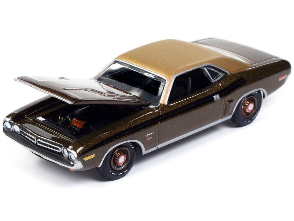1971 Dodge Challenger R/T Dark Gold Metallic with Gold Vinyl Roof "Mecum Auctions" Limited Edition to 2496 pieces Worldwide "Premium" Series 1/64 Diecast Model Car by Auto World view 2