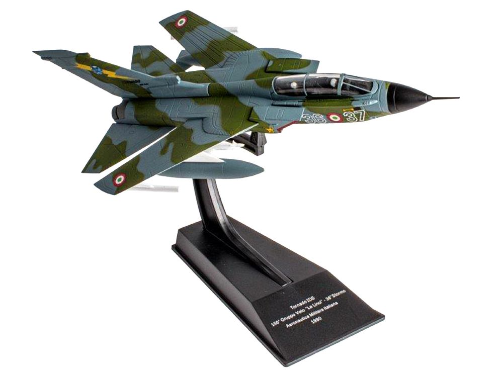 Panavia Tornado IDS Aircraft "156 Gruppo 'Le Linci' 36 Stormo" (1990) Aeronautica Militare Italiana (Italian Air Force) 1/100 Diecast Model by Hachette Collections view 2