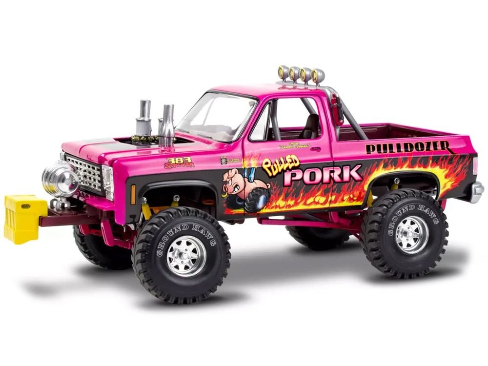 Level 4 Model Kit 1978 Chevrolet Blazer Pickup Truck "Pulled Pork Pulldozer" 1/24 Scale Model by Revell view 2