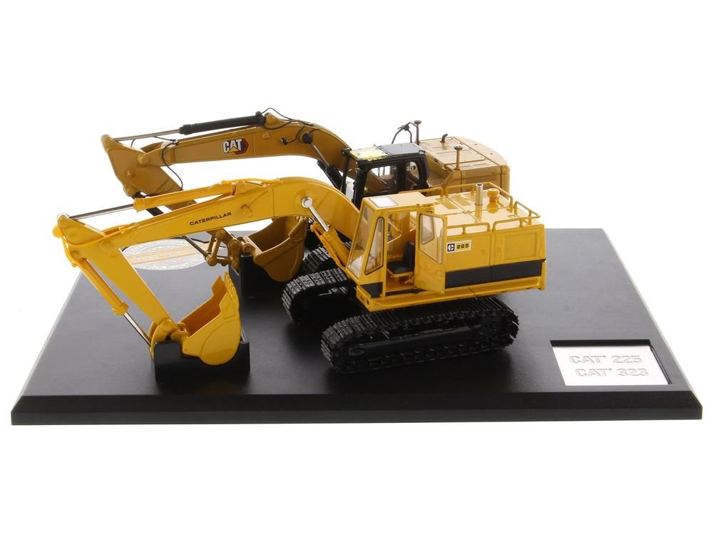 CAT Caterpillar 225 Hydraulic Escavator and CAT Caterpillar 323 Next Generation Hydraulic Escavator Set of 2 pieces "Evolution Series" 1/50 Diecast Models by Diecast Masters view 4
