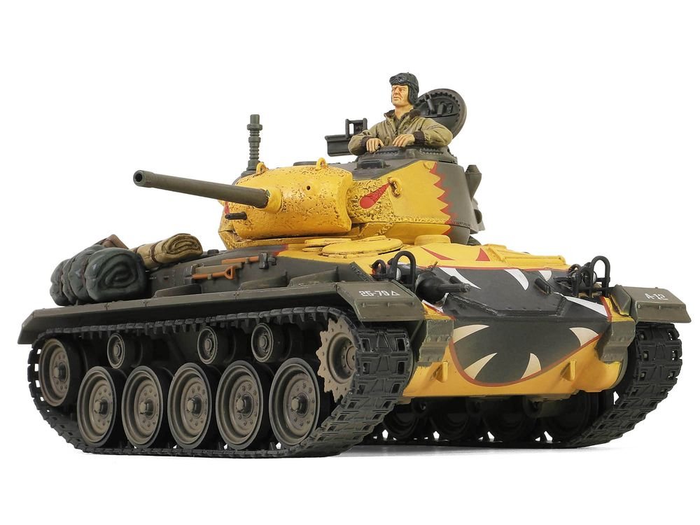 M24 Chaffee Light Tank "Tiger Face 79th Tank Btn Han River South Korea" (1950) United States Army "Armoured Fighting Vehicle" Series 1/32 Diecast Model by Forces of Valor view 4