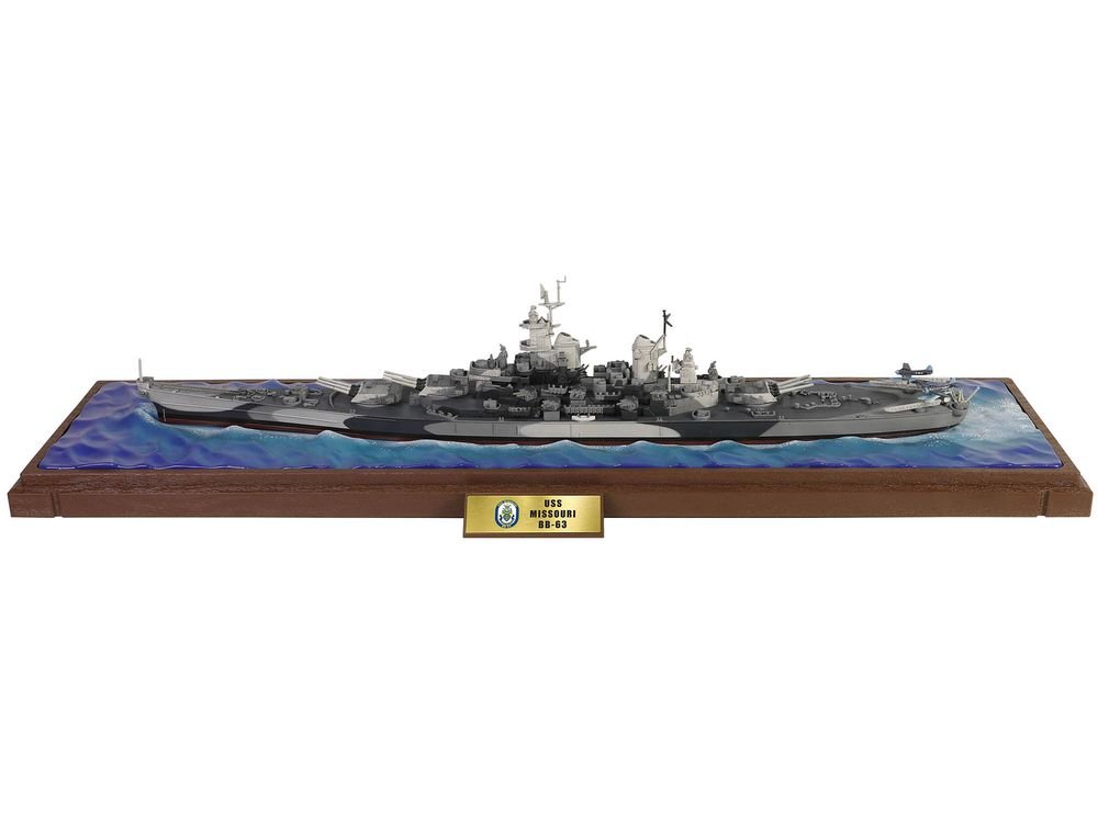 USS Missouri (BB-63) Iowa-class Battleship "Battle of Okinawa" (1945) United States Navy (Waterline Edition) "Battleship" Series 1/700 Diecast Model by Forces of Valor view 2