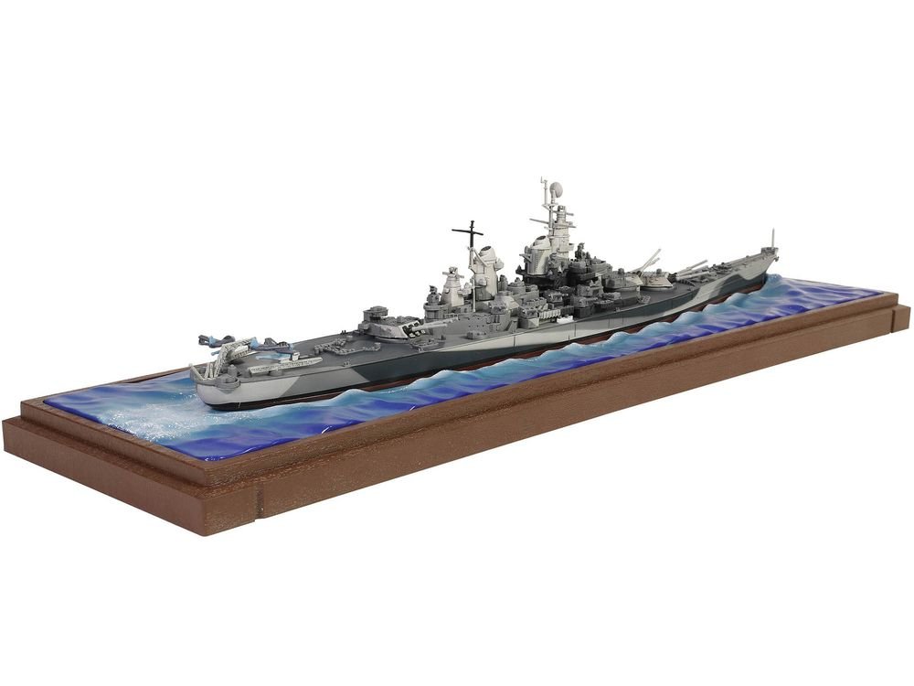 USS Missouri (BB-63) Iowa-class Battleship "Battle of Okinawa" (1945) United States Navy (Waterline Edition) "Battleship" Series 1/700 Diecast Model by Forces of Valor view 5
