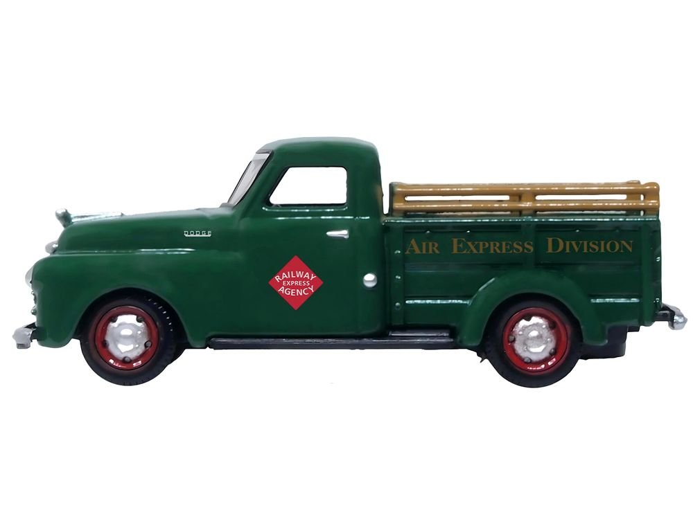1948 Dodge B-1B Pickup Truck Green "Railway Express Agency" 1/87 (HO) Scale Diecast Model Car by Oxford Diecast view 2
