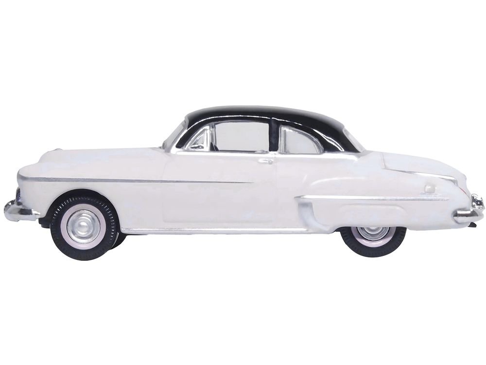 1950 Oldsmobile Rocket 88 Coupe Marol Gray with Black Top 1/87 (HO) Scale Diecast Model Car by Oxford Diecast view 2