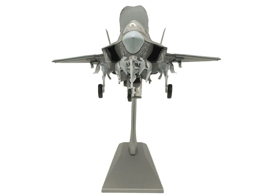 Lockheed Martin F-35B (STOVL) Lightning II Aircraft "BF-01 Prototype Air Test an Evaluation Squadron 23 (VX-23) Salty Dogs" (2009) United States Navy 1/72 Diecast Model Airplane view 3