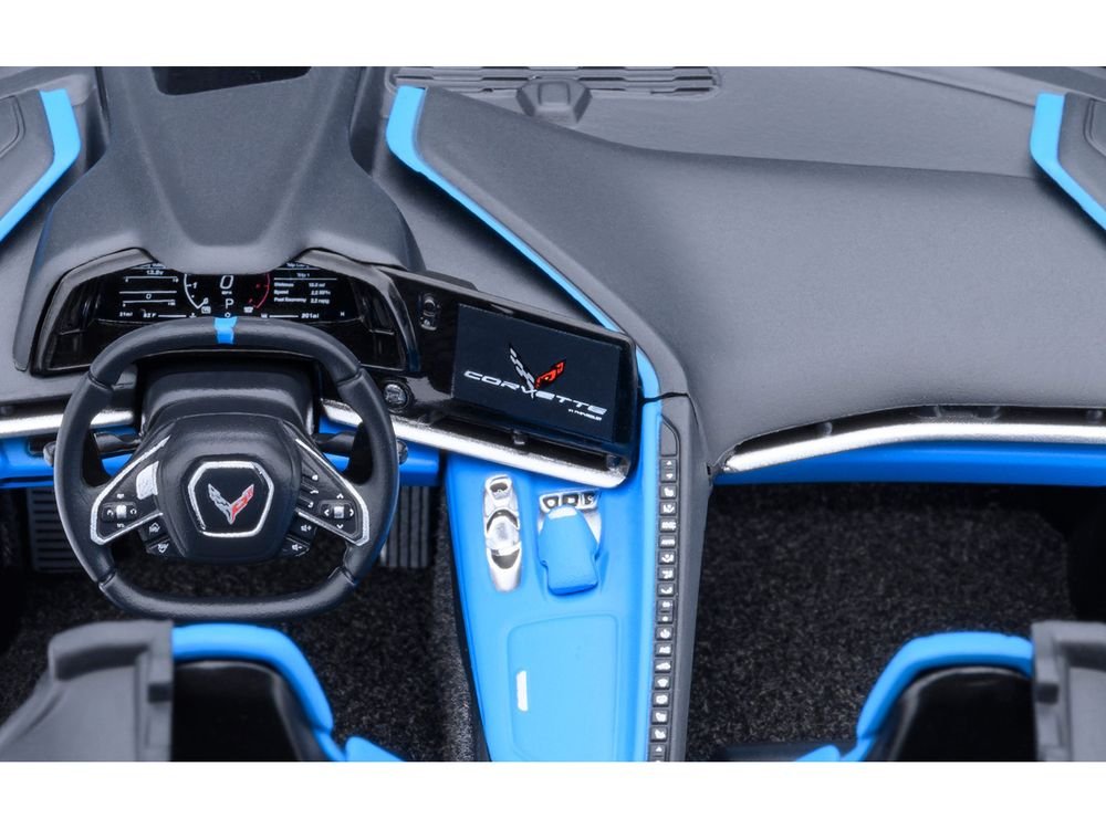 2020 Chevrolet Corvette C8 Stingray Rapid Blue 1/18 Model Car by Autoart view 4