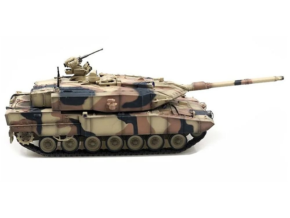 Leopard 2 A7+ Main Battle Tank "Desert Camouflage" German Army "Armor Premium" Series 1/72 Diecast Model by Panzerkampf view 3
