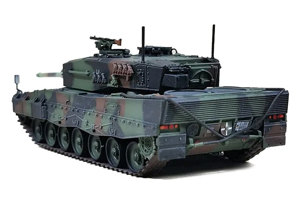 Leopard 2A4 Main Battle Tank with Snorkel "NATO Camouflage" German Army "Armor Premium" Series 1/72 Diecast Model by Panzerkampf view 3