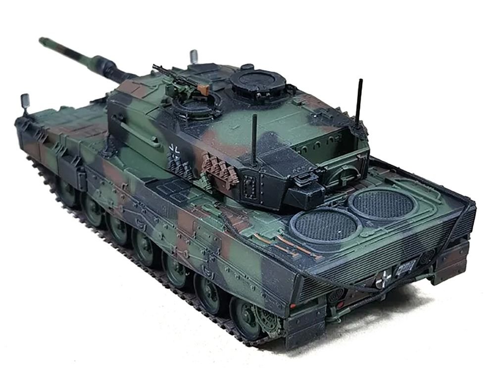 Leopard 2A4 Main Battle Tank with Snorkel "NATO Camouflage" German Army "Armor Premium" Series 1/72 Diecast Model by Panzerkampf view 5