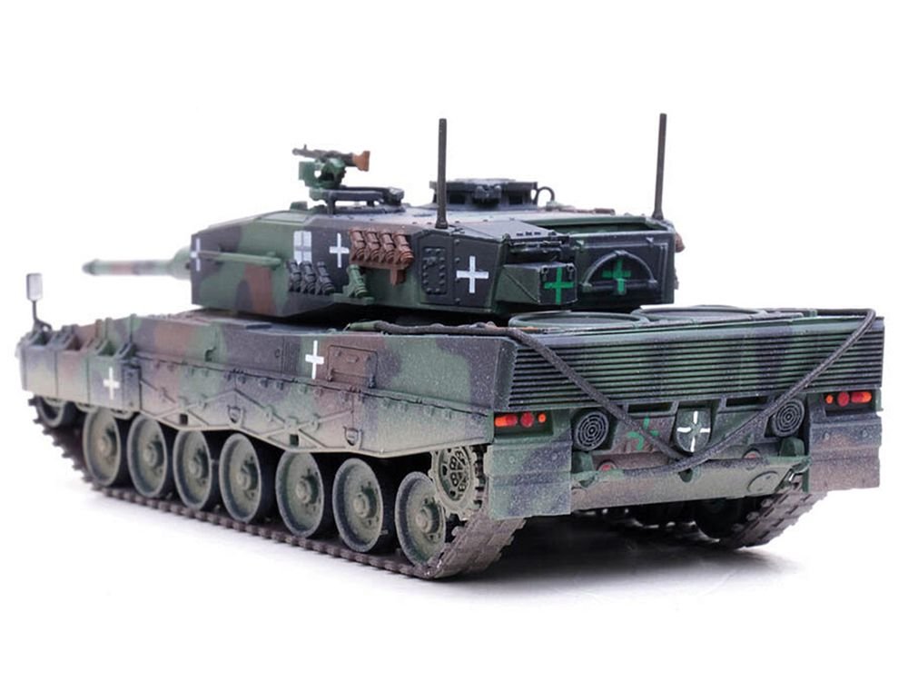 Leopard 2A4 Main Battle Tank with Snorkel "3-Tone Camouflage" Ukrainian Army "Armor Premium" Series 1/72 Diecast Model by Panzerkampf view 4