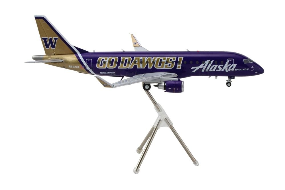 Embraer ERJ-175 Commercial Aircraft "Alaska Airlines/Horizon - University of Washington Huskies" (N662QX) Purple with Gold Tail "Gemini 200" Series 1/200 Diecast Model Airplane by GeminiJetsG2ASA1287 view 3