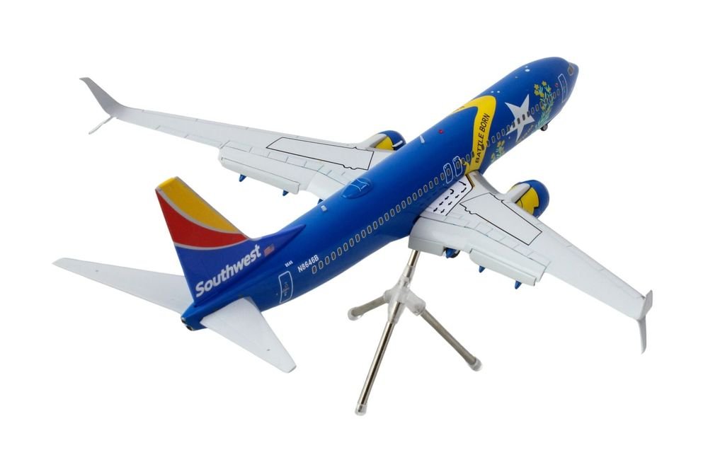 Boeing 737-800 Commercial Aircraft with Flaps Down "Southwest Airlines - Nevada One" (N8646B) Blue with Tail Stripes "Gemini 200" Series 1/200 Diecast Model Airplane by GeminiJets view 3