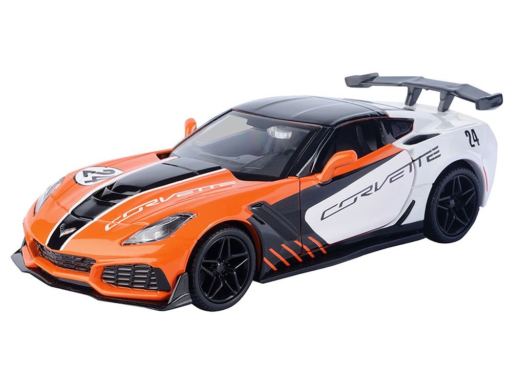 2019 Chevrolet Corvette ZR1 #24 Orange and White with Black Graphics "GT Racing" Series 1/24 Diecast Model Car by Motormax view 2