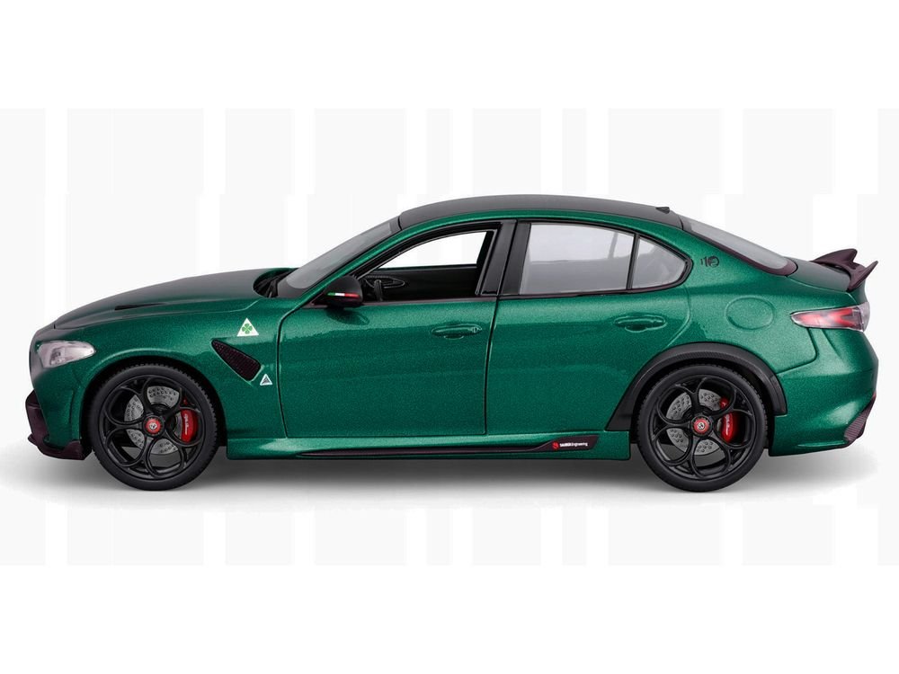 Alfa Romeo Giulia GTA Green Metallic with Carbon Top 1/18 Diecast Model Car by Bburago view 3