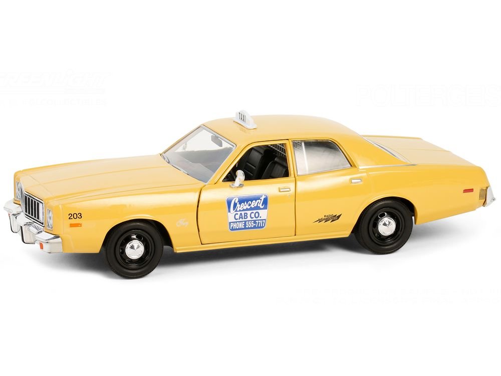 1975 Plymouth Fury Taxi "Crescent Cab Co." Yellow "Poltergeist" (1982) Movie "Hollywood" Series 20 1/24 Diecast Model Car by Greenlight view 2