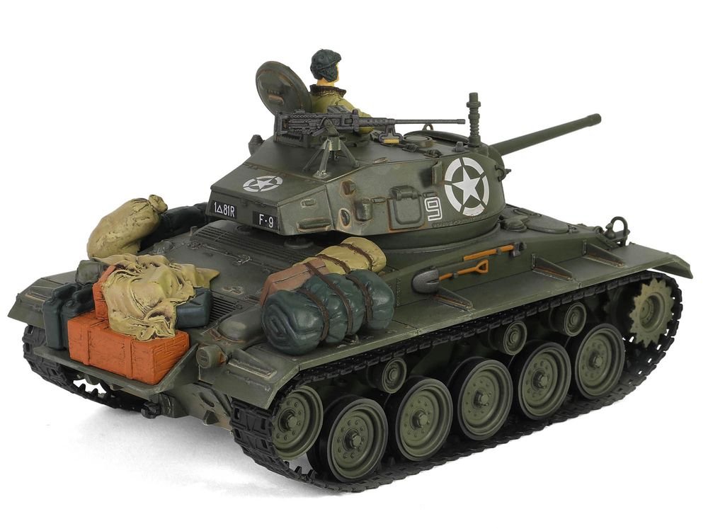 M24 Chaffee Light Tank "8th Armored Division 36th Tank Batallion, Rheinberg Germany World War II" (1945) United States Army "Armoured Fighting Vehicle" Series 1/32 Diecast Model by Forces of Valor view 4