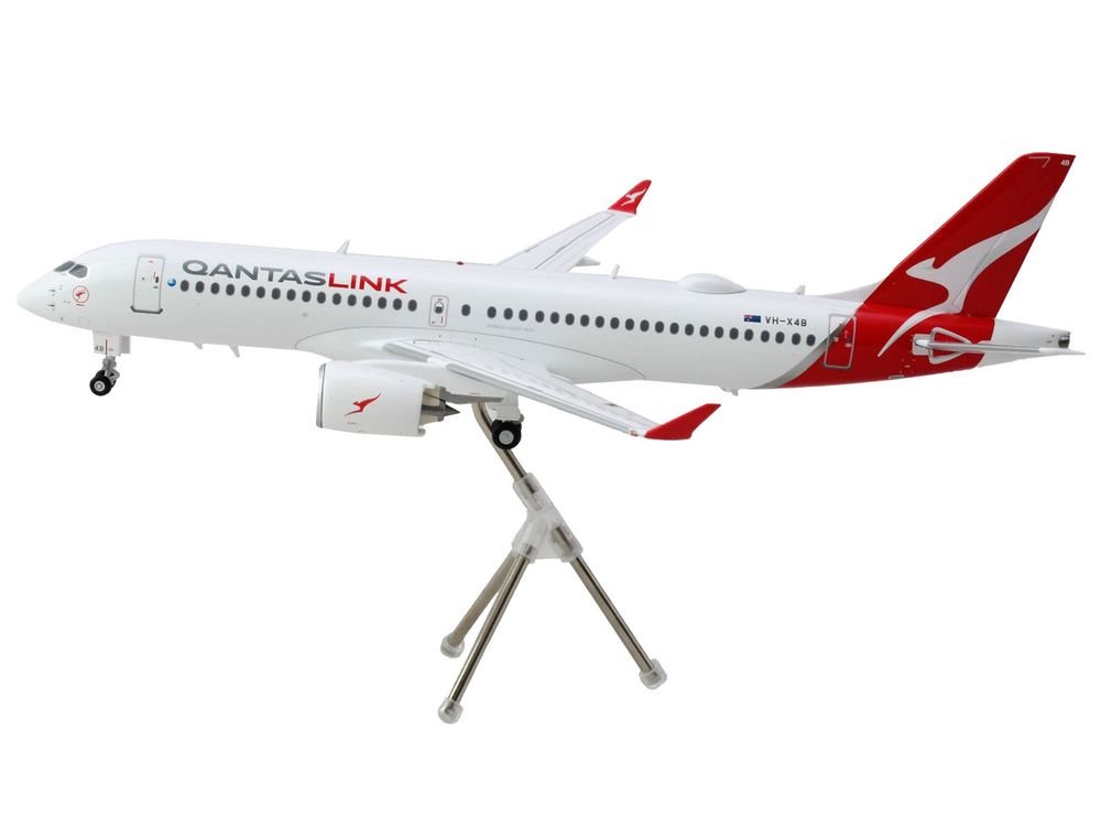 Airbus A220-300 Commercial Aircraft "QantasLink - Qantas Airways" (VH-4XB) White with Red Tail "Gemini 200" Series 1/200 Diecast Model Airplane by GeminiJets view 2