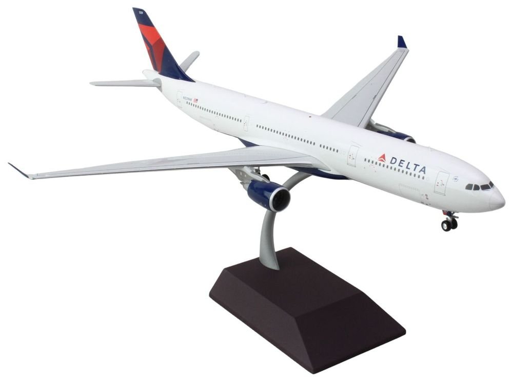 Airbus A330-300 Commercial Aircraft "Delta Air Lines" (N829NW) White with Blue and Red Tail "Gemini 200" Series 1/200 Diecast Model Airplane by GeminiJets view 2