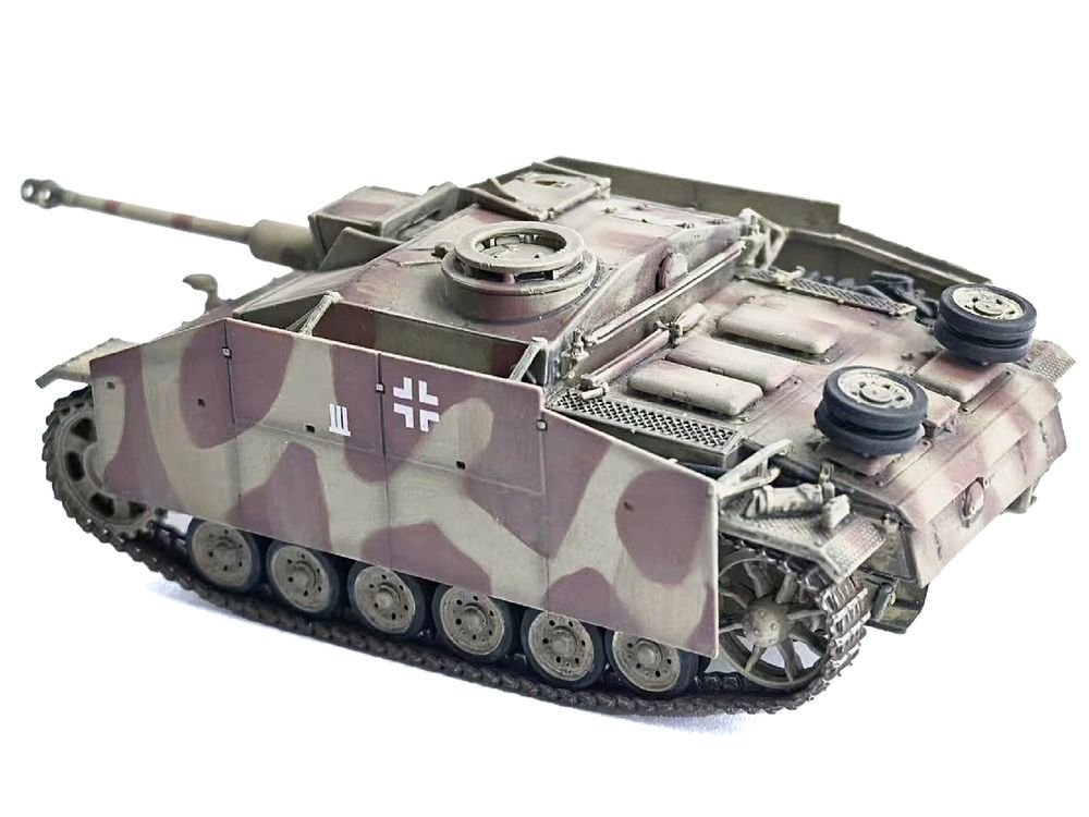 Germany StuG III Ausf. G "Early Production" with Schurzen Tank "Pz.Gren.Div. Totenkopf Kursk" (1943) "NEO Dragon Armor" Series 1/72 Plastic Model by Dragon Models view 3