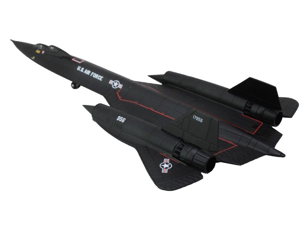 Lockheed SR-71B Blackbird Stealth Aircraft "9th Strategic Reconnaissance Wing Beale Air Base Gumby" United States Air Force 1/200 Diecast Model Airplane by Herpa view 3