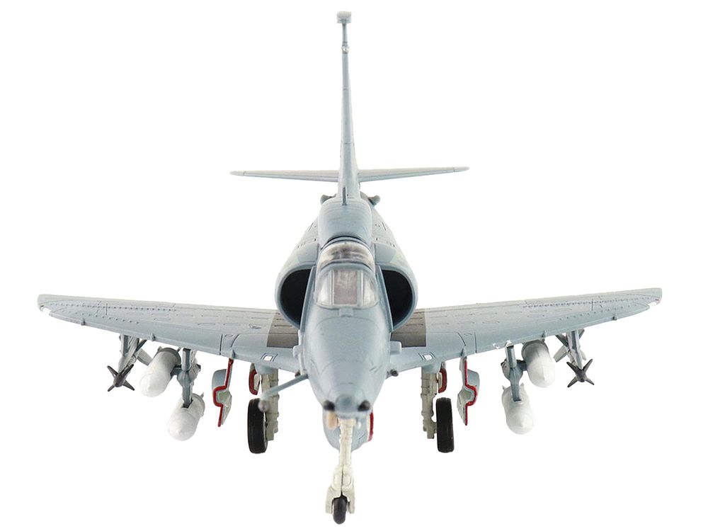 Douglas A-4M Skyhawk Aircraft "VMA-131 Diamondbacks" (1993) United States Marines "Air Power Series" 1/72 Diecast Model by Hobby Master view 3