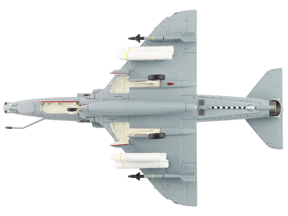 Douglas A-4M Skyhawk Aircraft "VMA-131 Diamondbacks" (1993) United States Marines "Air Power Series" 1/72 Diecast Model by Hobby Master view 5
