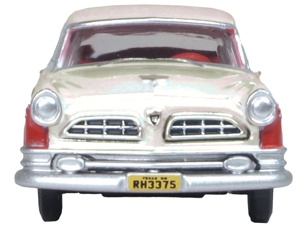 1955 Chrysler New Yorker Deluxe St. Regis Tango Red and Platinum Metallic 1/87 (HO) Scale Diecast Model Car by Oxford Diecast view 2