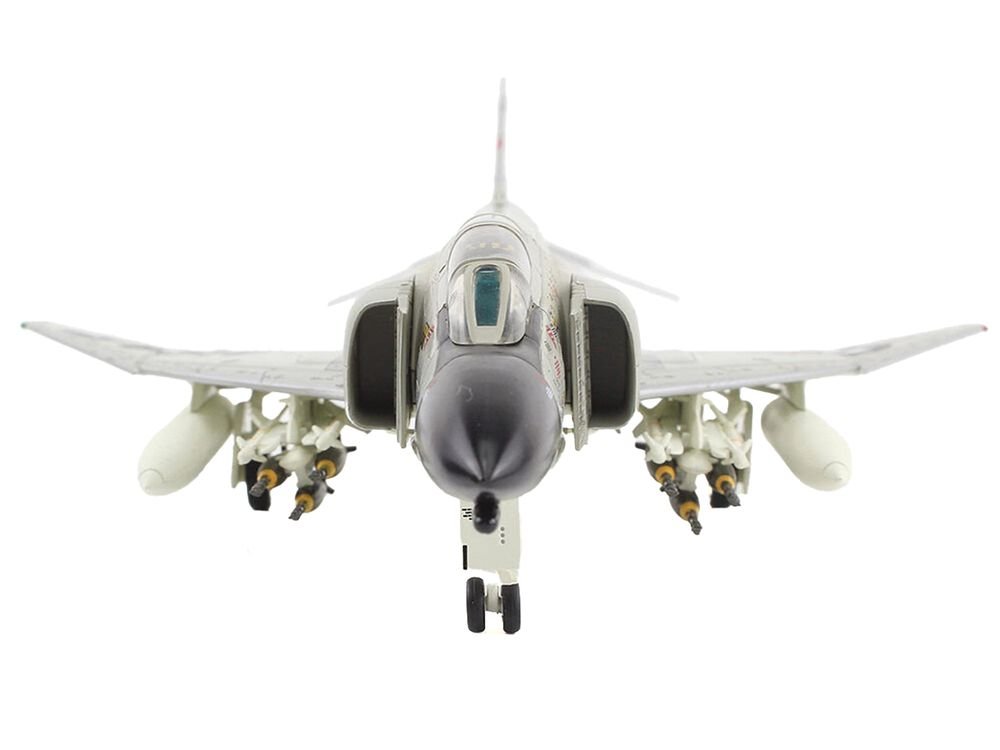 McDonnell Douglas F-4C Phantom II Fighter-Bomber Aircraft "45th TFS Ubon Thailand" (1965) United States Air Force "Air Power Series" 1/72 Diecast Model by Hobby Master view 2